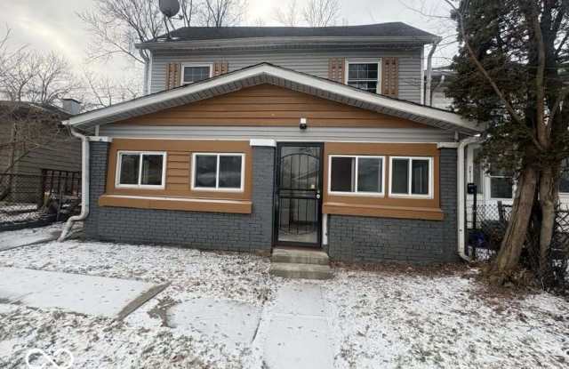 2839 E 19th Street photos photos