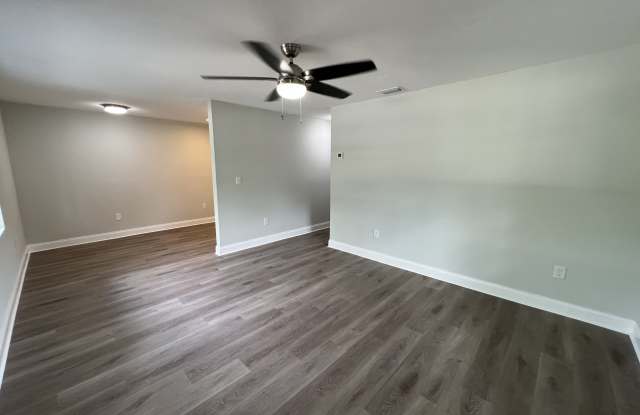 3537 Henrietta St Gallery 2