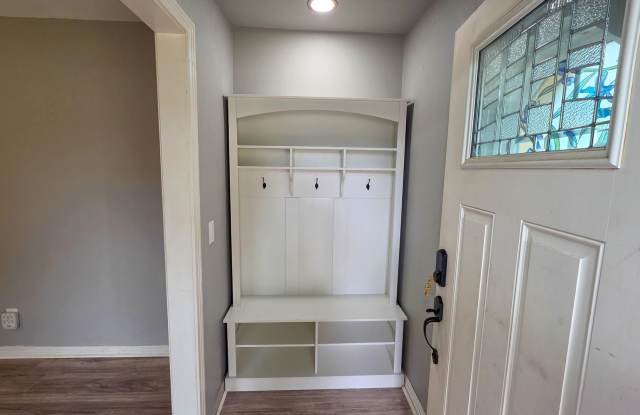 4-Bed, 2-Bath Two-Story Home Near Avondale Elementary Gallery 4