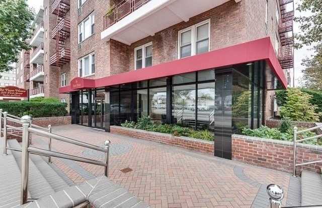 225 First Street - 225 1st Street, Mineola, NY 11501