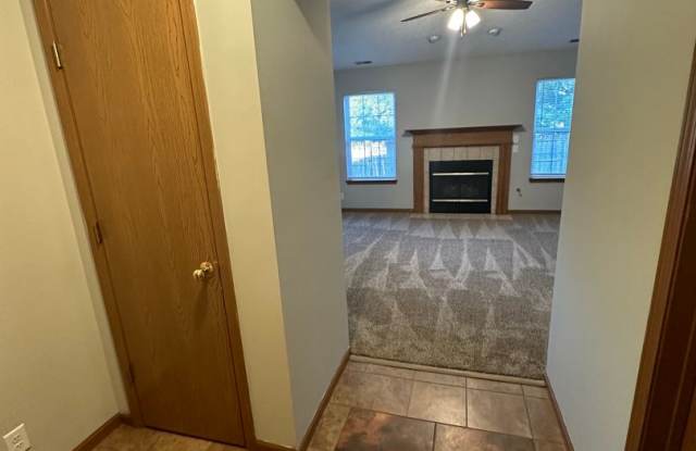 3-Bedroom, 2-Bathroom Home with Fenced-in Backyard! Gallery 3