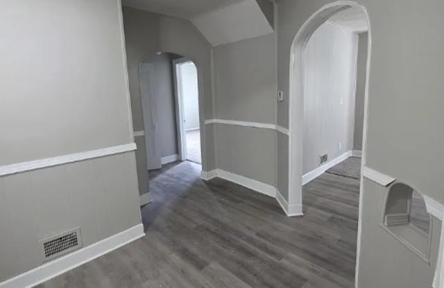 1504 North Summit Avenue - 1 Gallery 3
