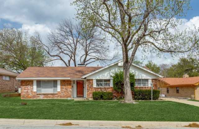 4913 Saint Lawrence Road - 4913 Saint Lawrence Road, Fort Worth, TX 76103