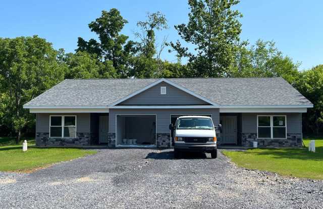 New Construction - 3 bed/2 bath Duplex on Benner Pike Gallery 3