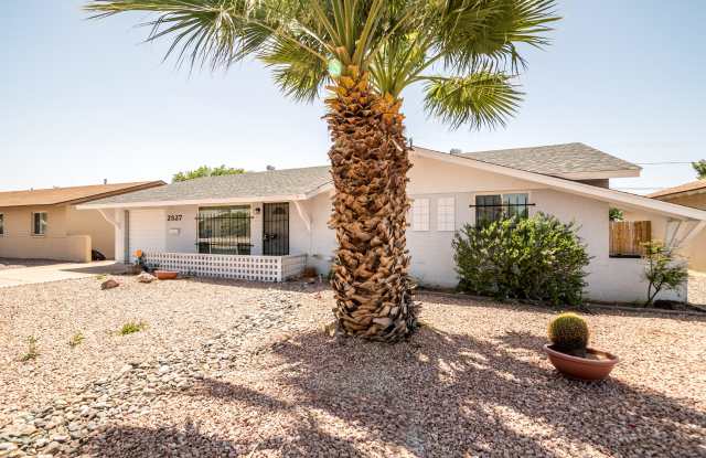 2527 W LARKSPUR Drive Gallery 2