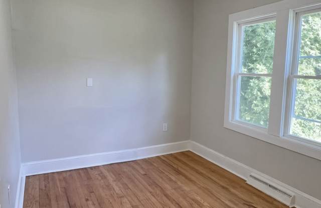 176-78 West Calthrop Avenue - 1 Gallery 4