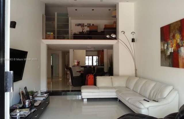 546 NE 199th Ln photos photos