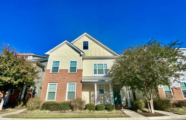 Spacious Condo - Waterfront Community - Available 08-27-25! Pet Friendly - Less Than A Mile To Beaches photos photos
