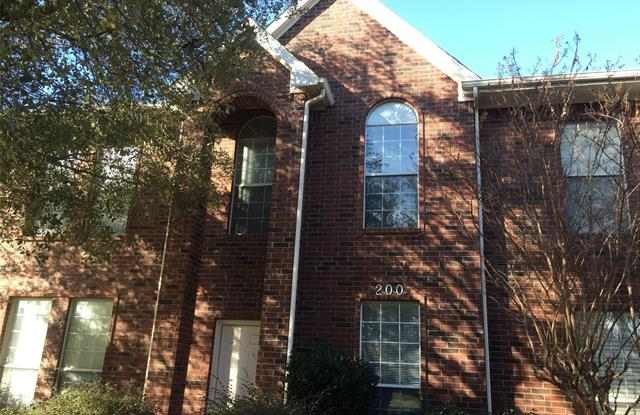 121 Wildwood Court - 121 Wildwood Court, Grapevine, TX 76051