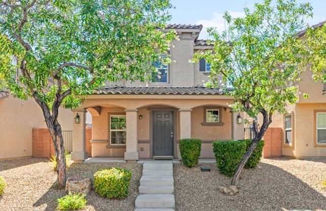 Gorgeous Home on a cul-de-sac ~ Modern Upgrades! Gallery 1