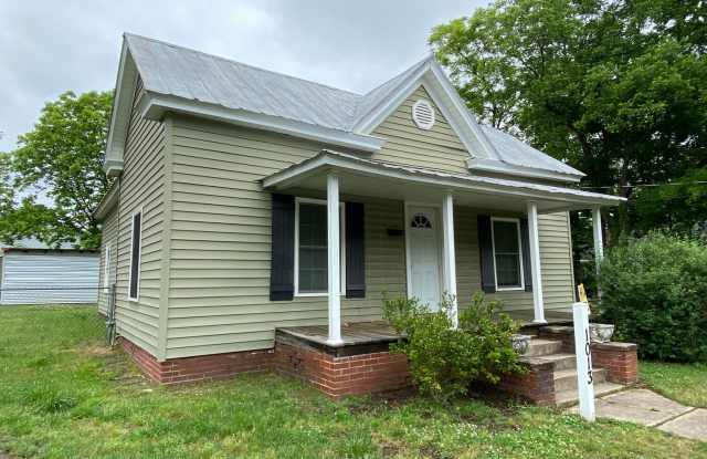 2 Bedroom/1Bath Home Located in Burlington, NC! APPLY NOW - 1013 Attica Street, Burlington, NC 27217