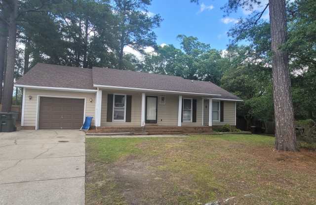 3 Bedroom, 2 Bath Ranch Home Minutes from Shopping, Eateries, and Restuarants! photos photos