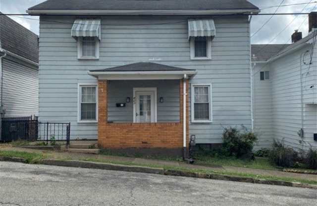 429 E Washington St - 429 East Washington Street, Rochester, PA 15074