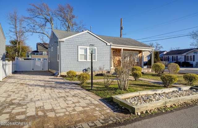 515 Stone Harbor Avenue Gallery 2