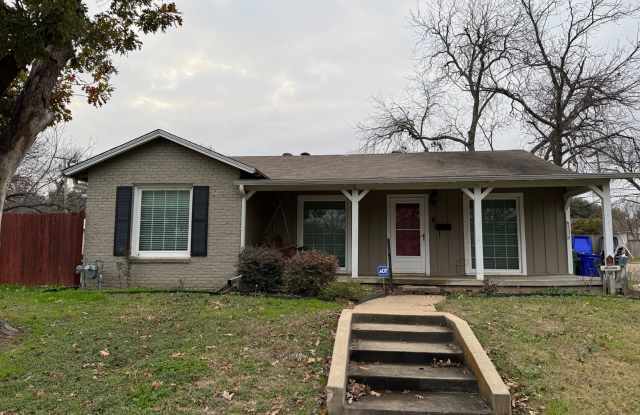 Large Corner Lot Waco Home photos photos