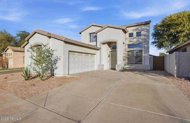 220 W BEECHNUT Place Gallery 2