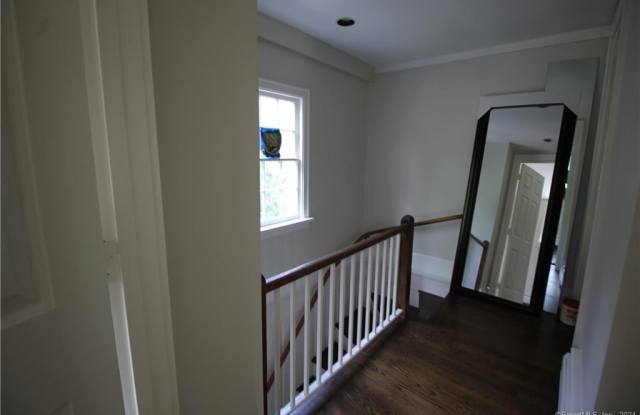526 Danbury Road Gallery 4