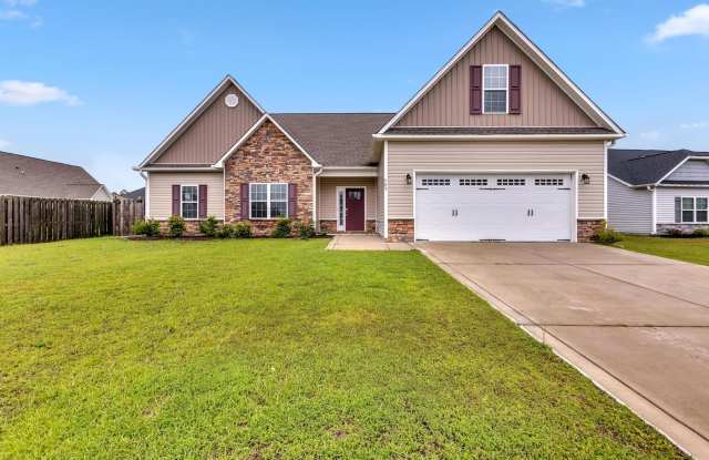 Large 4 bedroom home available now! photos photos