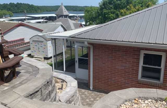 25 4th Street - 25 4th Street, Kuttawa, KY 42055