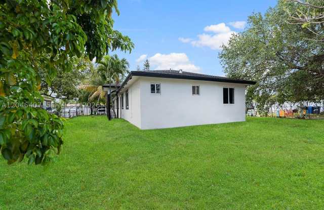 26650 SW 138th Ct Gallery 3