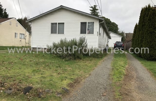 2635 Perry Avenue - 2635 Perry Avenue Northeast, Enetai, WA 98310