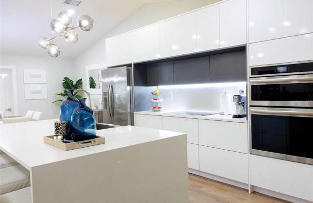 3931 SHORESIDE Circle Gallery 3