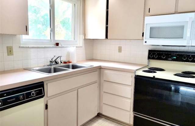 5188 S Riverview Circle Gallery 3