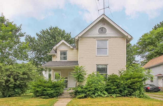 133 Garvin Ave - 133 Garvin Ave, Elyria, OH 44035