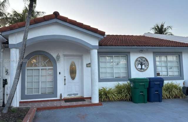 17652 NW 76th Ct photos photos