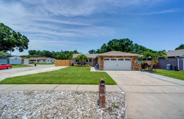 9525 60TH WAY N - 9525 60th St N, Pinellas Park, FL 33782