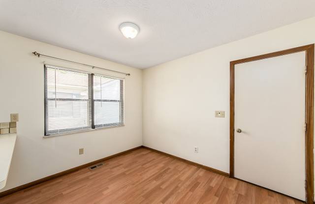 8435 Cliffthorne Way - 1 Gallery 4