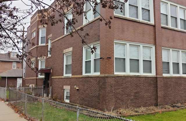 4222 N Laramie Avenue unit: Garden photos photos