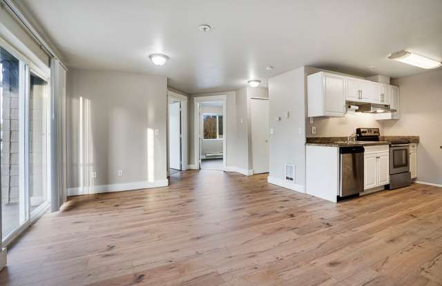 11038 Lake City Way NE Gallery 3