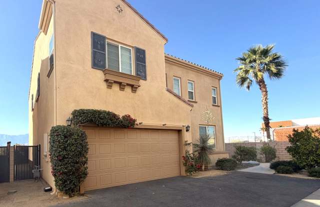 AVAILABLE NOW!! 4 Bedroom 3 Bathroom House in Palm Desert! photos photos