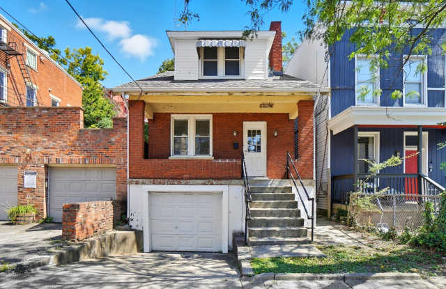 3 Bedroom House Available in Clifton Near UC's Campus photos photos