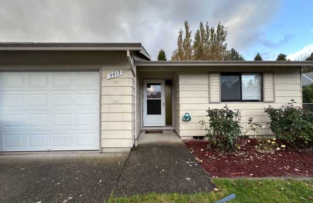 Charming 2 Bedroom Duplex with Spacious Yard in Gresham! photos photos