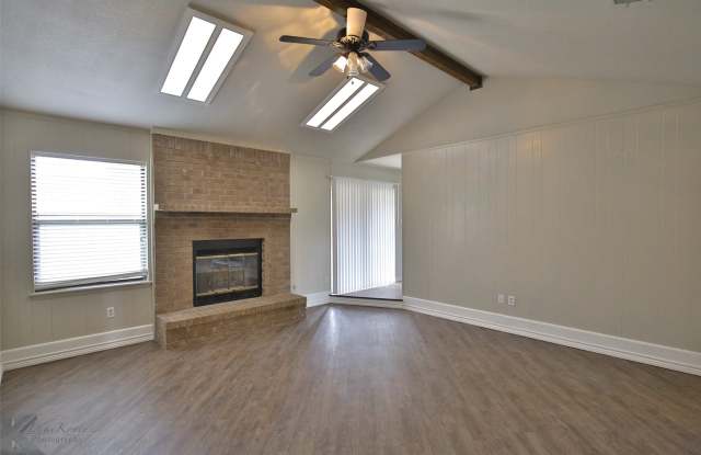 1709 Pemelton Drive Gallery 4