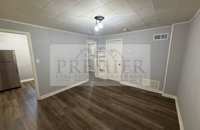 1316 N Main Street, Independence, MO 64050 #basement 2 bedroom 1 bath Rent $1100 Deposit $1100 Gallery 3