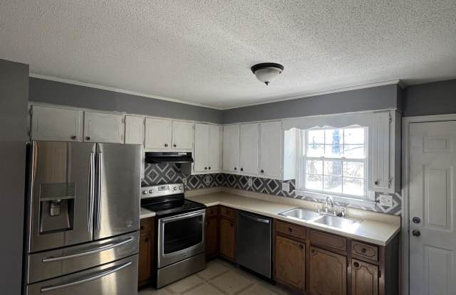 211 Hunter Drive - A photos photos