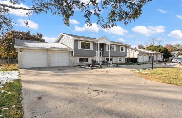 1109 W Kirby Ave photos photos