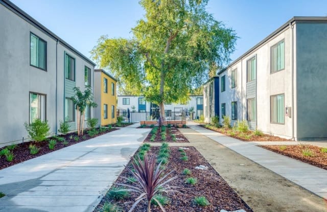 Courtyard at Artisan Square photos photos Courtyard at Artisan Square photos photos