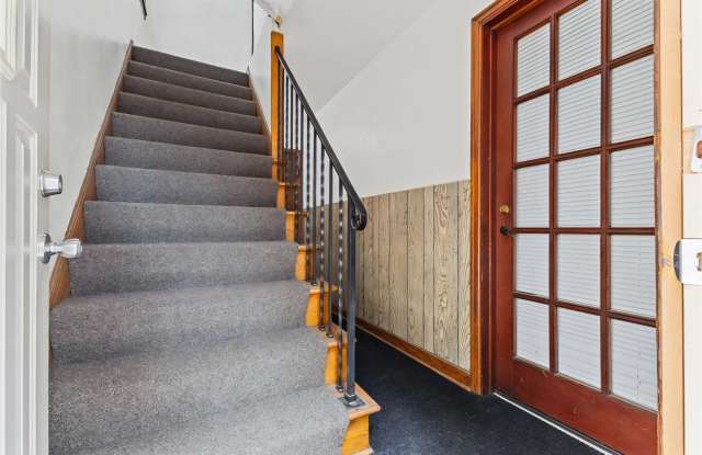 439 7th Avenue South - 2 Gallery 3