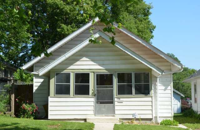 1706 Capitol Avenue - 1706 Capitol Avenue, Des Moines, IA 50316