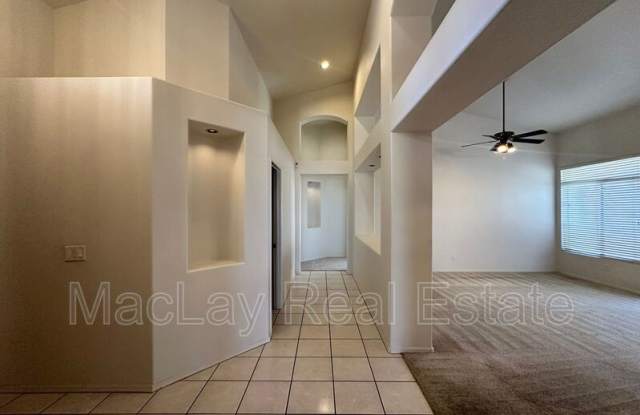 2744 E Amberwood Dr Gallery 4