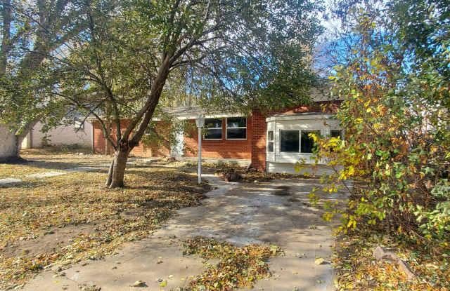 Spacious Ranch Style 4 BR Available in August! Large Backyard and 2 Car Garage! photos photos