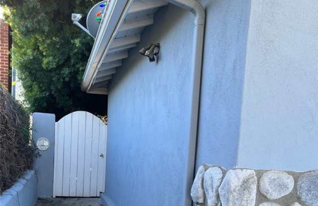 263 Knox Street - 263 Knox Street, Costa Mesa, CA 92627
