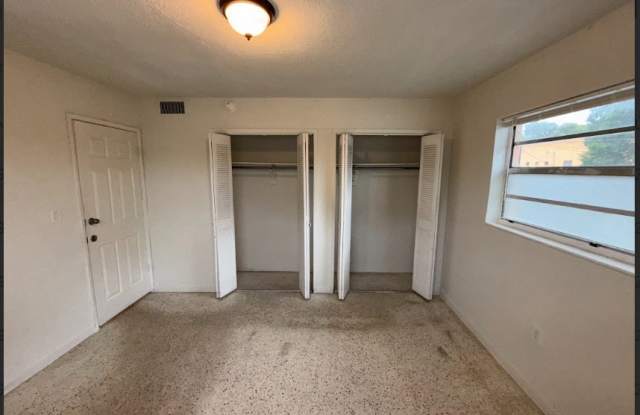 735 West 15th Street 735-9 photos photos