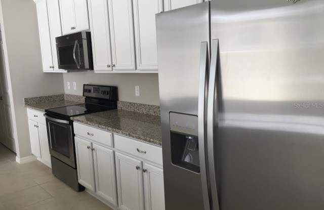 13706 BECKMAN DRIVE Gallery 4