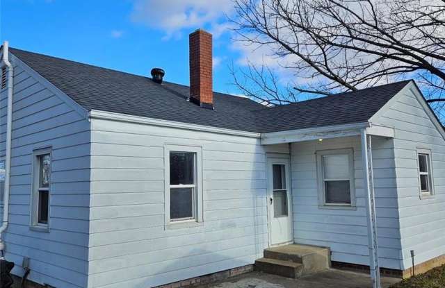 85 E Elm Street - 85 East Elm Street, Alton, IL 62002
