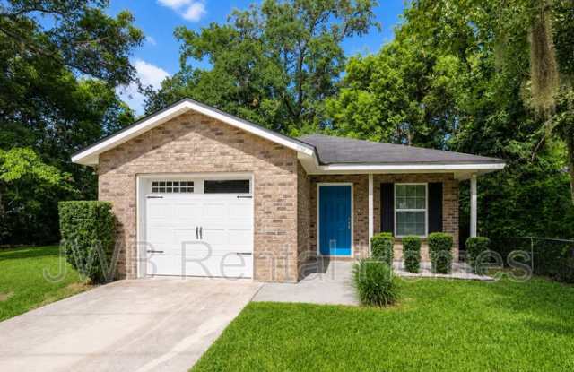 1186 Pangola Dr Gallery 1